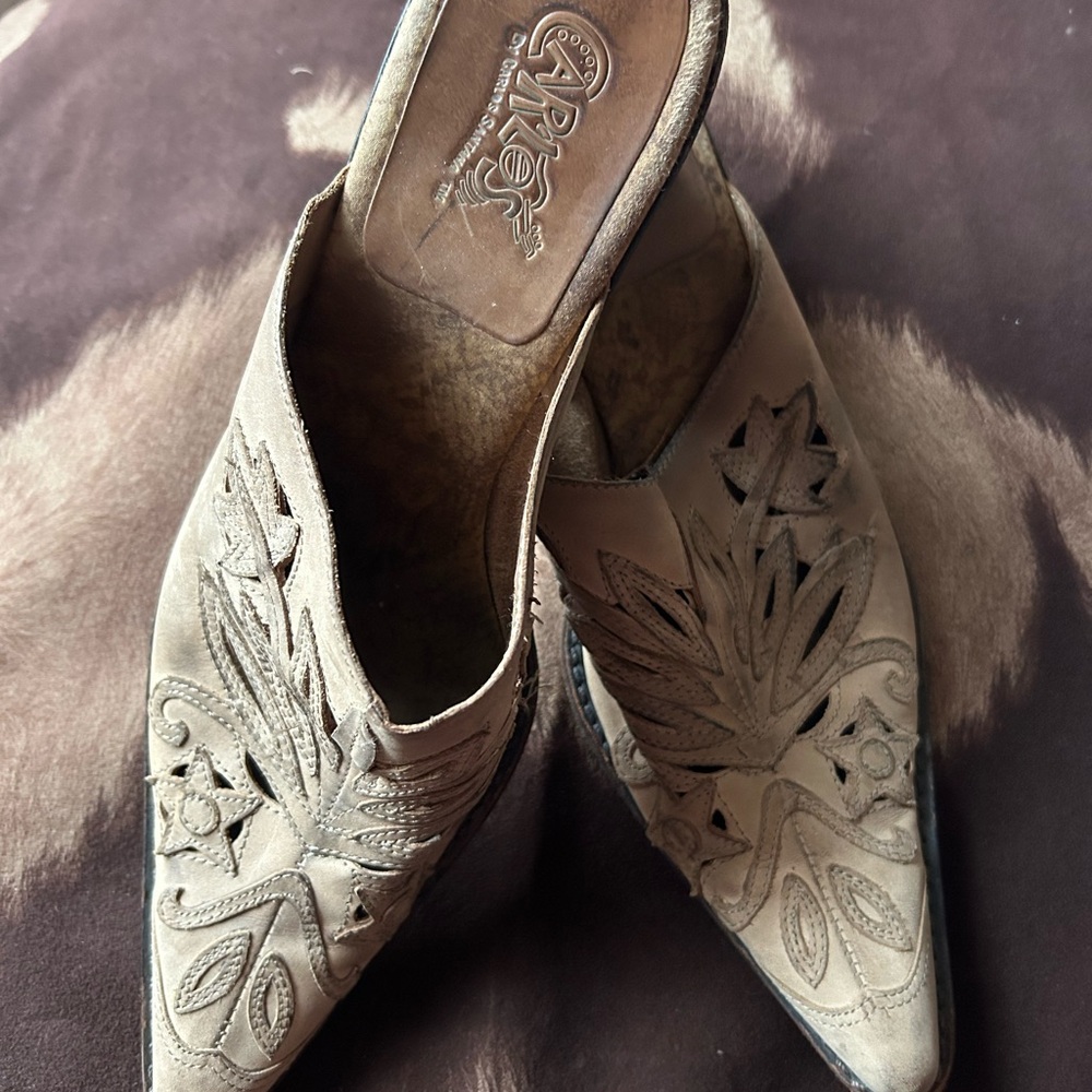 Western mules